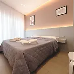 The Superhost - Il Lux 4*