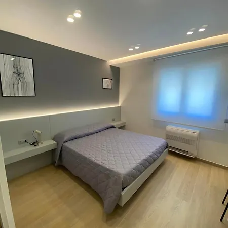 לינה וארוחת בוקר Il Lux קרוטונה