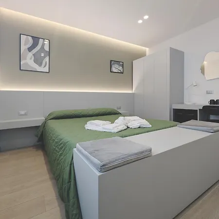 The Superhost - Il Lux 4* Crotone